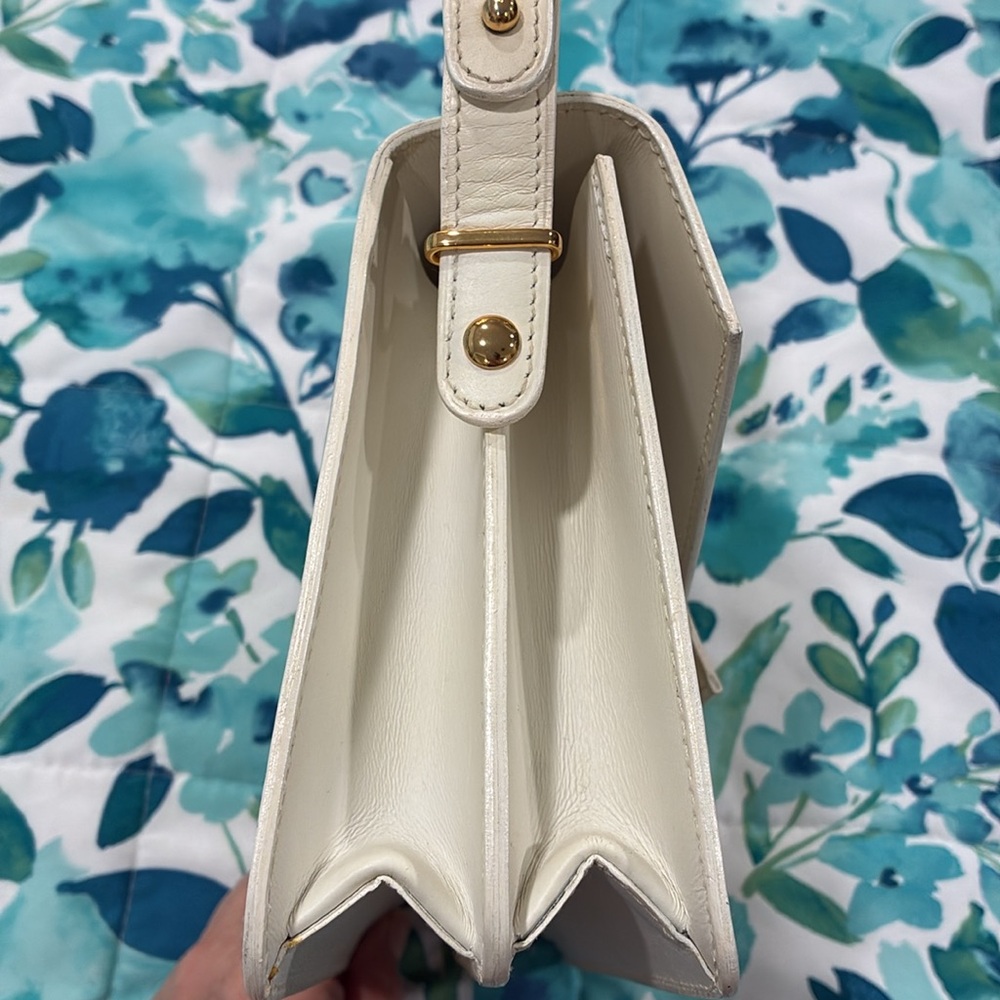 Elegant Vintage Celine White Leather Shoulder Bag - Picture 10 of 16